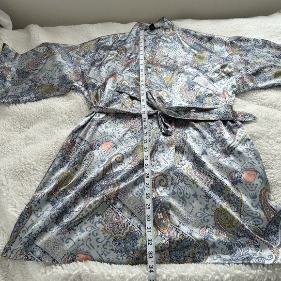 Victoria’s Secret VS Kimono Robe Pink Blue XS/S Paisley Floral Satin Pockets - Picture 5 of 10